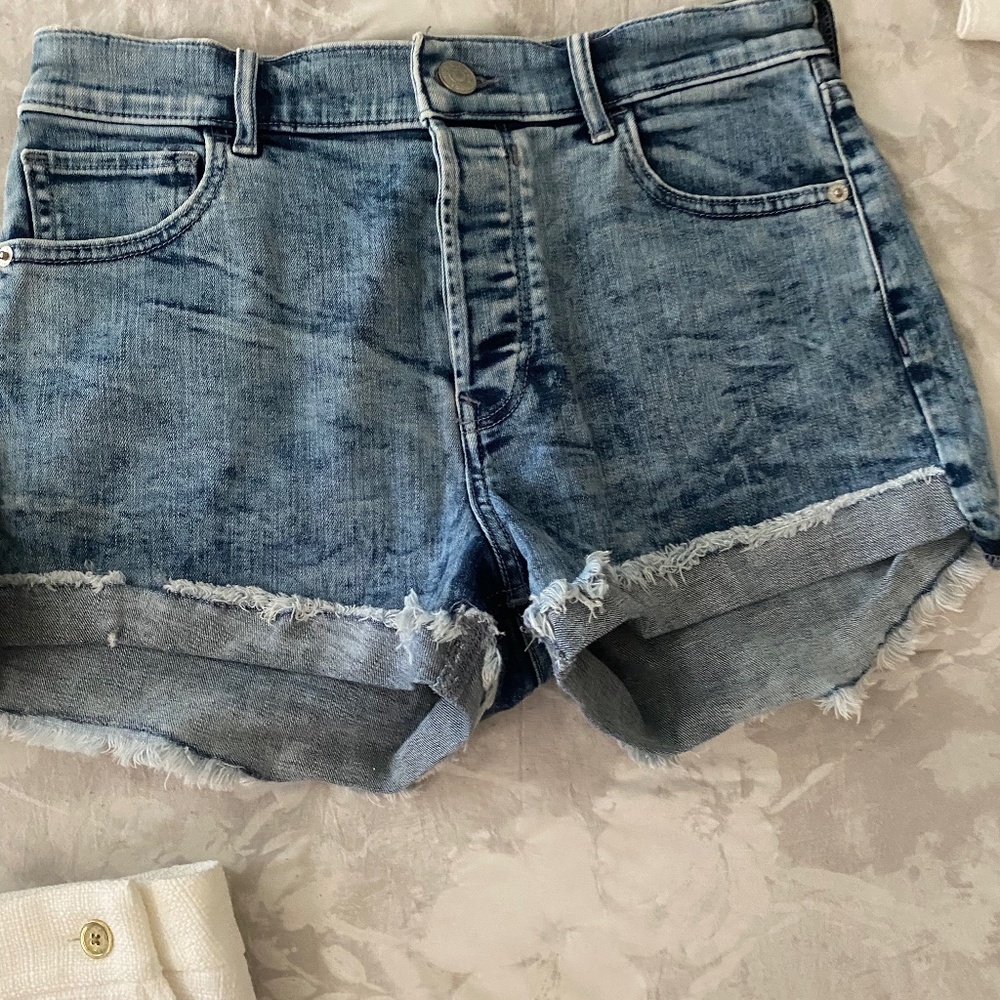 Express high wasted shorts